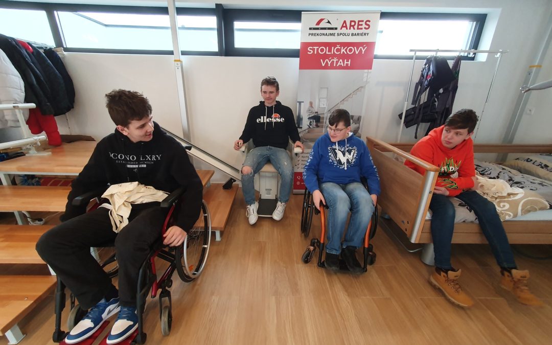 Na chvíľu sme sa ocitli v koži ľudí so znevýhodnením. Navštívili sme ARES centrum v Kováčovej